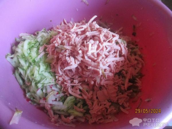 Рецепт: Салат "Из того, что под рукой" - весенний Рецепт: Салат "Из того, что под рукой" - весенний