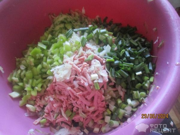 Рецепт: Салат "Из того, что под рукой" - весенний Рецепт: Салат "Из того, что под рукой" - весенний