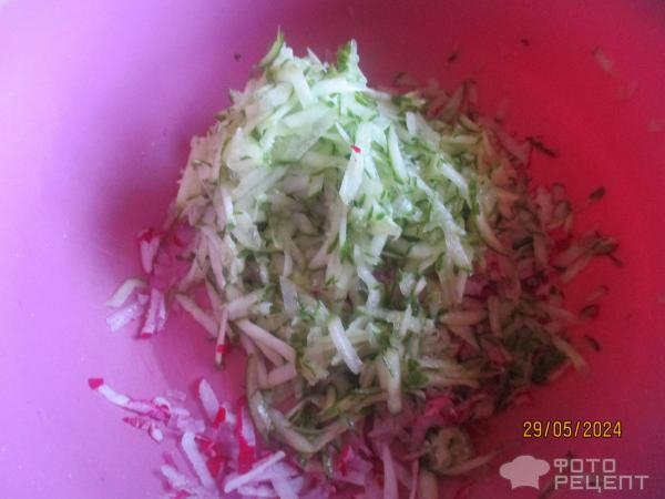 Рецепт: Салат "Из того, что под рукой" - весенний Рецепт: Салат "Из того, что под рукой" - весенний