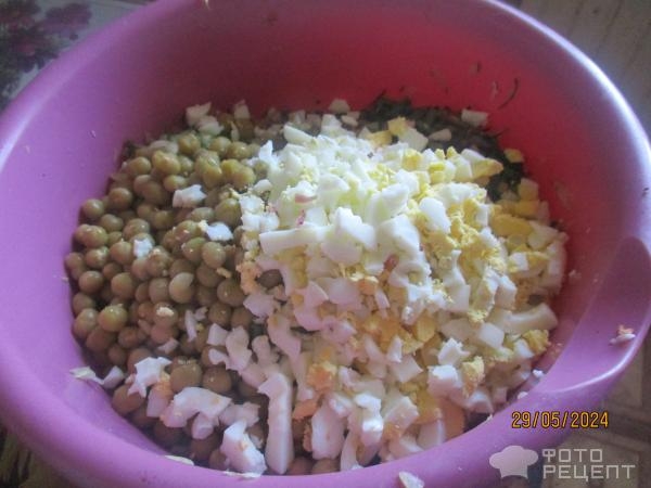 Рецепт: Салат "Из того, что под рукой" - весенний Рецепт: Салат "Из того, что под рукой" - весенний