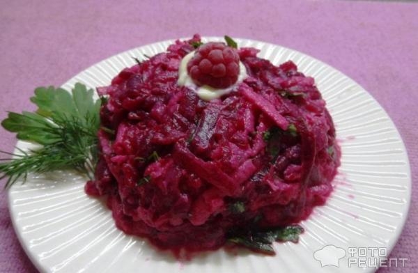 Рецепт: Салат из вареной свеклы "Вкусный" - Яркий , вкусный и очень полезный. Рецепт: Салат из вареной свеклы "Вкусный" - Яркий , вкусный и очень полезный.