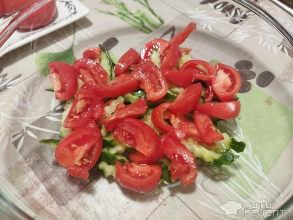 Рецепт: Салат кальмары с овощами - консервированный кальмар, свежие овощи, куриные яйца,