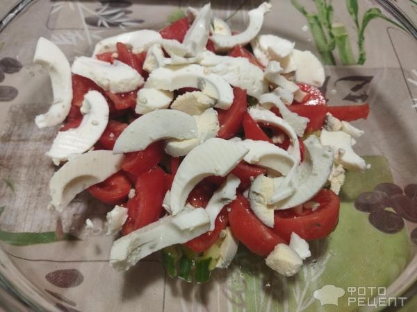 Рецепт: Салат кальмары с овощами - консервированный кальмар, свежие овощи, куриные яйца,