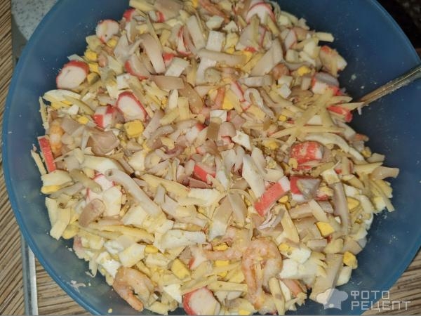 Рецепт: Салат Морской с креветками - С двумя видами икры