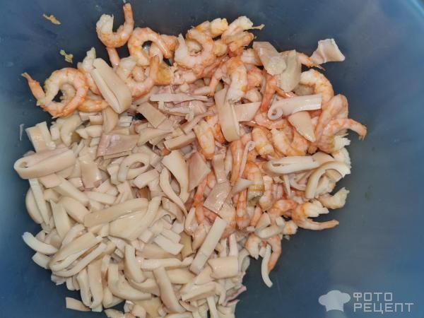 Рецепт: Салат Морской с креветками - С двумя видами икры