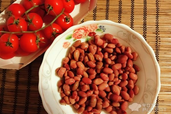 Рецепт: Салат с фасолью - С сухариками