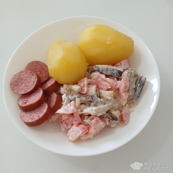 Рецепт: Салат с хрустящими баклажанами - Хрустящие баклажаны, обжаренные в крахмале. Салат по мотивам китайской кухни.