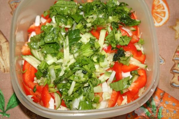 Рецепт: Салат с китайской капустой - с пикантной заправкой