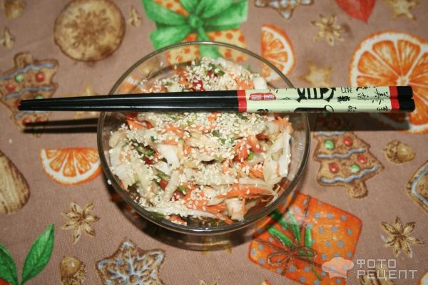 Рецепт: Салат с китайской капустой - с пикантной заправкой