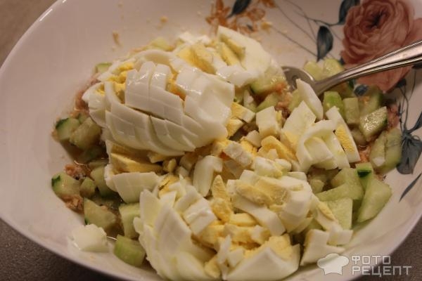 Рецепт: Салат с консервированной форелью - с огурцом и картофелем Рецепт: Салат с консервированной форелью - с огурцом и картофелем