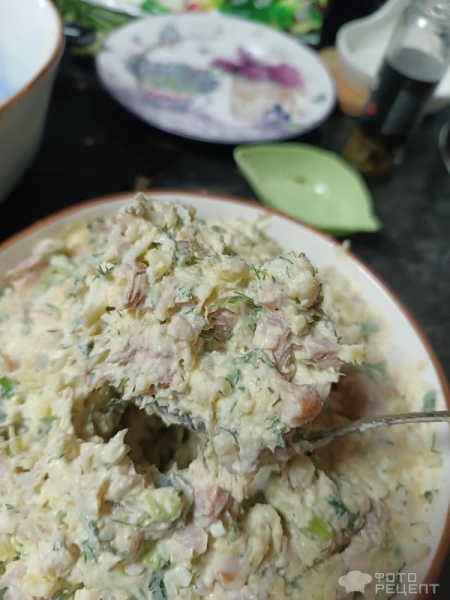 Рецепт: Салат с копченой курицей и каперсами - Сытный