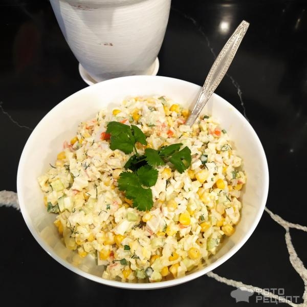 Рецепт: Салат с крабовыми палочками - Салат, вкусно, несложно, по домашнему