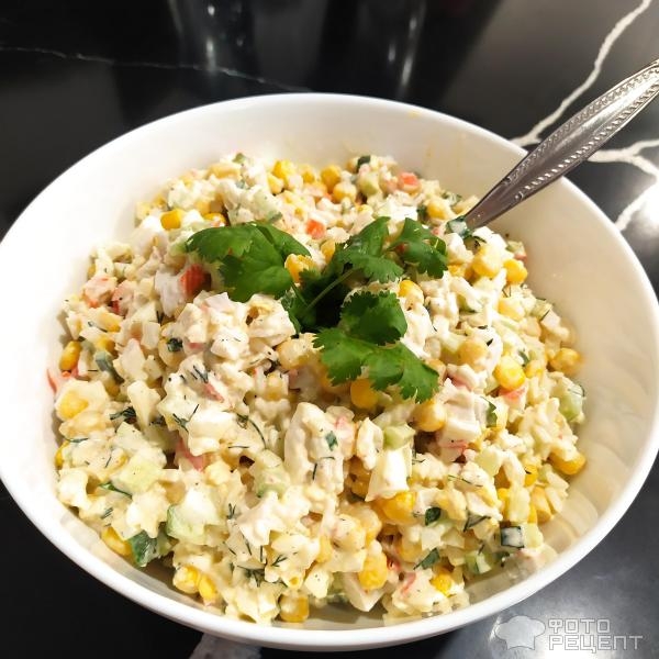 Рецепт: Салат с крабовыми палочками - Салат, вкусно, несложно, по домашнему