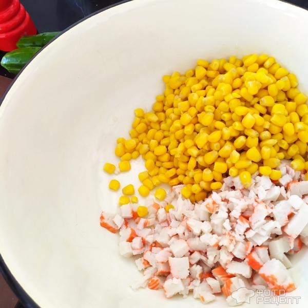 Рецепт: Салат с крабовыми палочками - Салат, вкусно, несложно, по домашнему