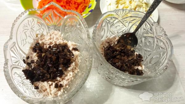 Рецепт: Салат с куриной грудкой и шампиньонами - под "шубой"