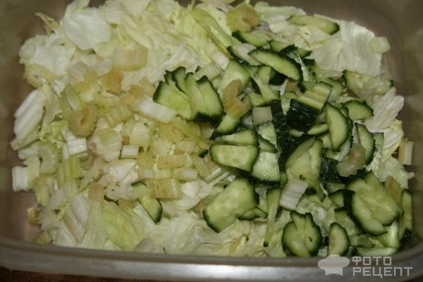 Рецепт: Салат с куриным мясом и кунжутным соусом - со свежими овощами Рецепт: Салат с куриным мясом и кунжутным соусом - со свежими овощами