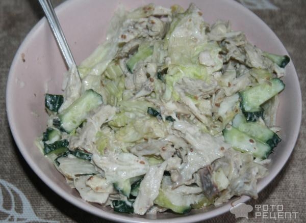 Рецепт: Салат с куриным мясом и кунжутным соусом - со свежими овощами Рецепт: Салат с куриным мясом и кунжутным соусом - со свежими овощами