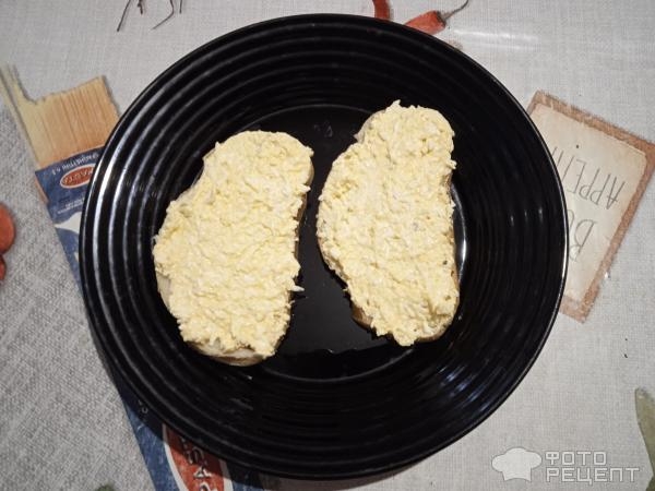 Рецепт: Салат с плавленным сыром и чесноком - и яйцами Рецепт: Салат с плавленным сыром и чесноком - и яйцами