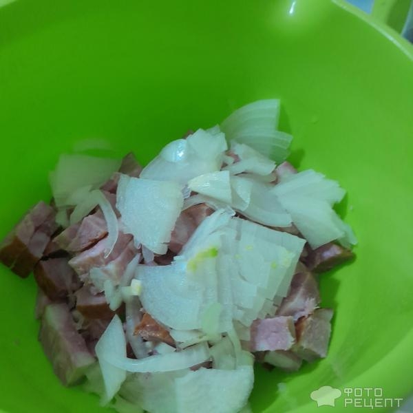 Рецепт: Салат с сухариками - С ветчиной и горошком, салат за 5 минут из того, что под рукой. Рецепт: Салат с сухариками - С ветчиной и горошком, салат за 5 минут из того, что под рукой.