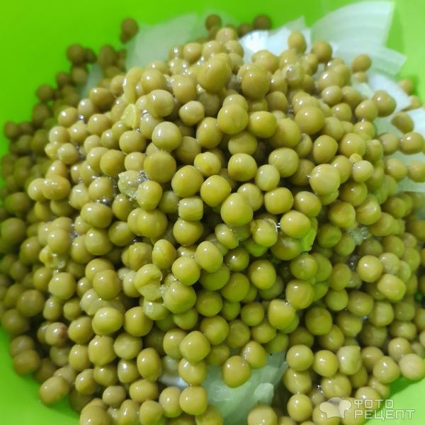 Рецепт: Салат с сухариками - С ветчиной и горошком, салат за 5 минут из того, что под рукой. Рецепт: Салат с сухариками - С ветчиной и горошком, салат за 5 минут из того, что под рукой.