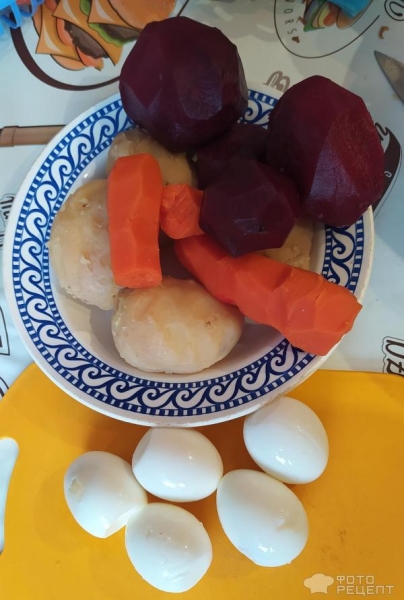 Рецепт: Салат "Селедка под шубой" - С двумя слоями селедки и лука. Рецепт: Салат "Селедка под шубой" - С двумя слоями селедки и лука.