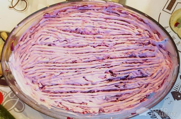 Рецепт: Салат "Селедка под шубой" - С двумя слоями селедки и лука. Рецепт: Салат "Селедка под шубой" - С двумя слоями селедки и лука.