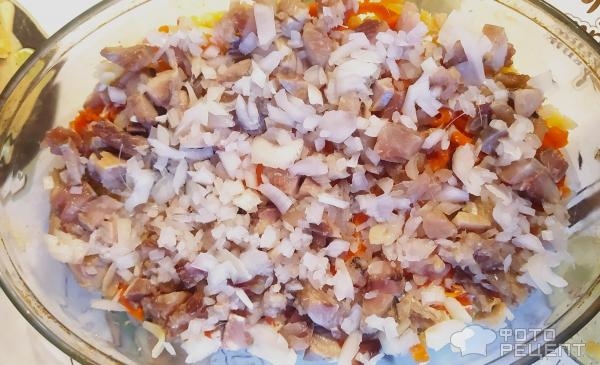 Рецепт: Салат "Селедка под шубой" - С двумя слоями селедки и лука. Рецепт: Салат "Селедка под шубой" - С двумя слоями селедки и лука.