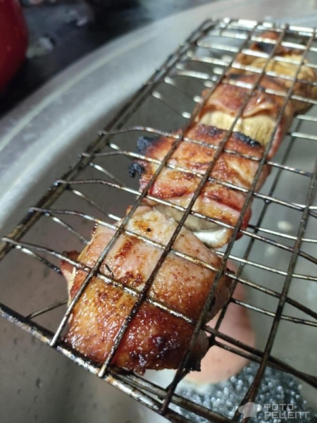 Рецепт: Шампиньоны с творожным сыром в беконе на мангале - Сочные