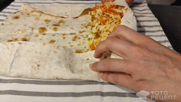 Рецепт: Шаурма с кабачком и курицей гриль - Так кабачки Вы еще точно не готовили!))))