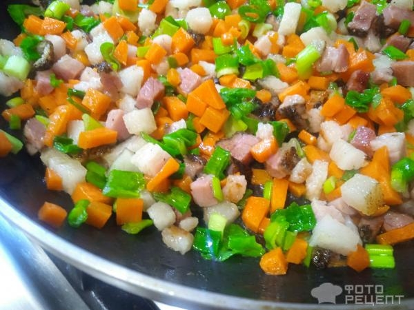 Рецепт: Щи дальневосточные - с кальмарами и копченостями Рецепт: Щи дальневосточные - с кальмарами и копченостями