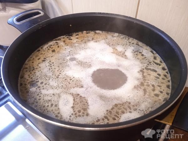 Рецепт: Щи из говядины и квашеной капусты - со сметанной заливкой Рецепт: Щи из говядины и квашеной капусты - со сметанной заливкой