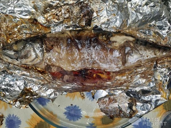 Рецепт: Скумбрия на мангале - С чесноком в маринаде. Вкуснейшая рыба!