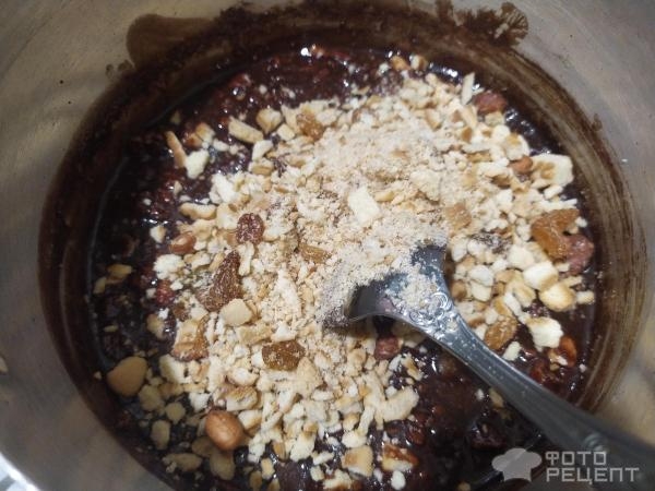 Рецепт: Сладкая колбаска - с орехами и изюмом Рецепт: Сладкая колбаска - с орехами и изюмом