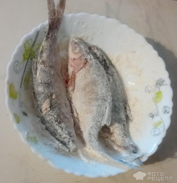 Рецепт: Сорога жареная на масле - в муке Рецепт: Сорога жареная на масле - в муке