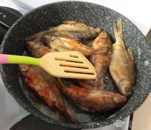 Рецепт: Сорога жареная на масле - в муке Рецепт: Сорога жареная на масле - в муке