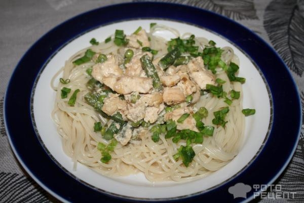 Рецепт: Спагетти в сливочном соусе с куриным филе - с овощами Рецепт: Спагетти в сливочном соусе с куриным филе - с овощами