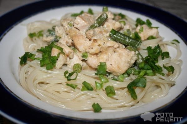 Рецепт: Спагетти в сливочном соусе с куриным филе - с овощами Рецепт: Спагетти в сливочном соусе с куриным филе - с овощами