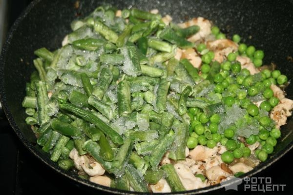 Рецепт: Спагетти в сливочном соусе с куриным филе - с овощами Рецепт: Спагетти в сливочном соусе с куриным филе - с овощами