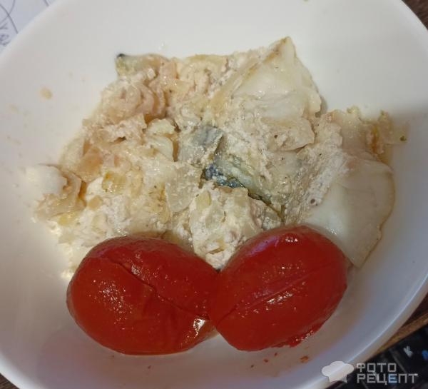 Рецепт: Стейки зубатки запеченые в духовке - с луком и сметаной Рецепт: Стейки зубатки запеченые в духовке - с луком и сметаной