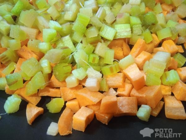 Рецепт: Суп летний из ревеня - и стебли и листья