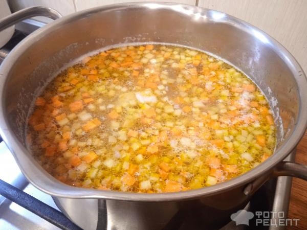 Рецепт: Суп летний из ревеня - и стебли и листья