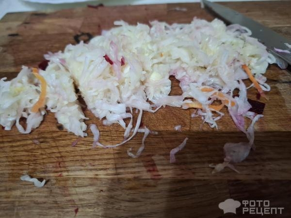 Рецепт: Свекольно-капустный салат - С огурцом и клюквой.