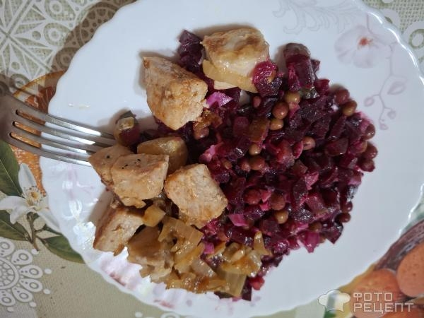 Рецепт: Свекольный салат с яйцами и горошком - В моем исполнении. Рецепт: Свекольный салат с яйцами и горошком - В моем исполнении.