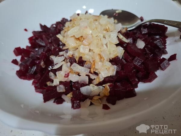 Рецепт: Свекольный салат с яйцами и горошком - В моем исполнении. Рецепт: Свекольный салат с яйцами и горошком - В моем исполнении.