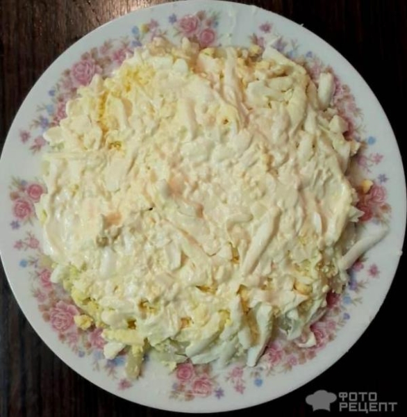 Рецепт: Свекольный салат слоями - Слоеный салат с сыром, яблоком и яйцом Рецепт: Свекольный салат слоями - Слоеный салат с сыром, яблоком и яйцом