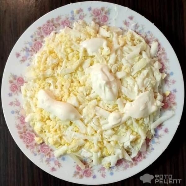 Рецепт: Свекольный салат слоями - Слоеный салат с сыром, яблоком и яйцом Рецепт: Свекольный салат слоями - Слоеный салат с сыром, яблоком и яйцом