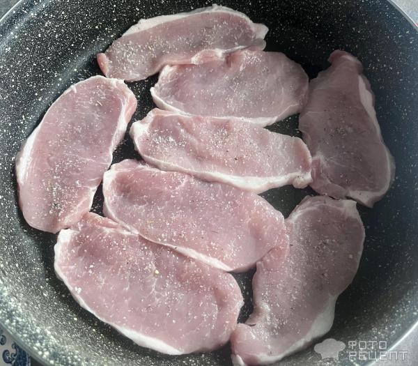 Рецепт: Свинина под шубкой - эскалоп в духовке Рецепт: Свинина под шубкой - эскалоп в духовке