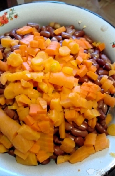 Рецепт: Сытный салат из фасоли - С красной фасолью и куриной грудкой. Рецепт: Сытный салат из фасоли - С красной фасолью и куриной грудкой.