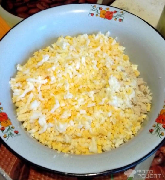 Рецепт: Сытный салат из фасоли - С красной фасолью и куриной грудкой. Рецепт: Сытный салат из фасоли - С красной фасолью и куриной грудкой.