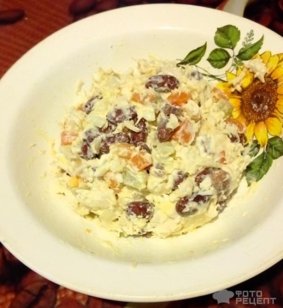 Рецепт: Сытный салат из фасоли - С красной фасолью и куриной грудкой. Рецепт: Сытный салат из фасоли - С красной фасолью и куриной грудкой.